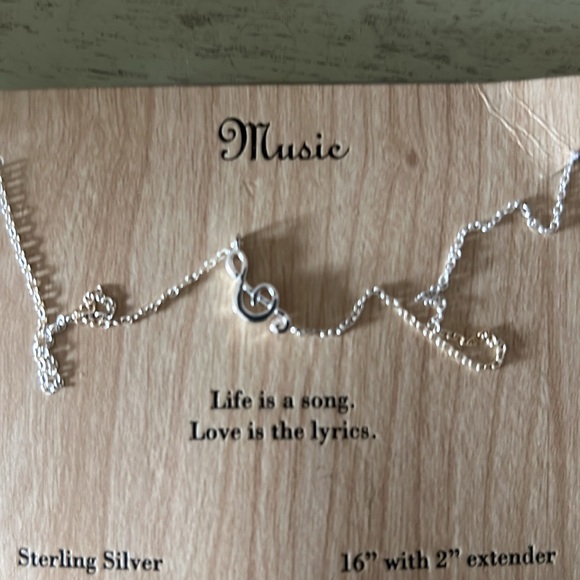 Music Lover Treble Clef Necklace NWOT - Picture 1 of 3